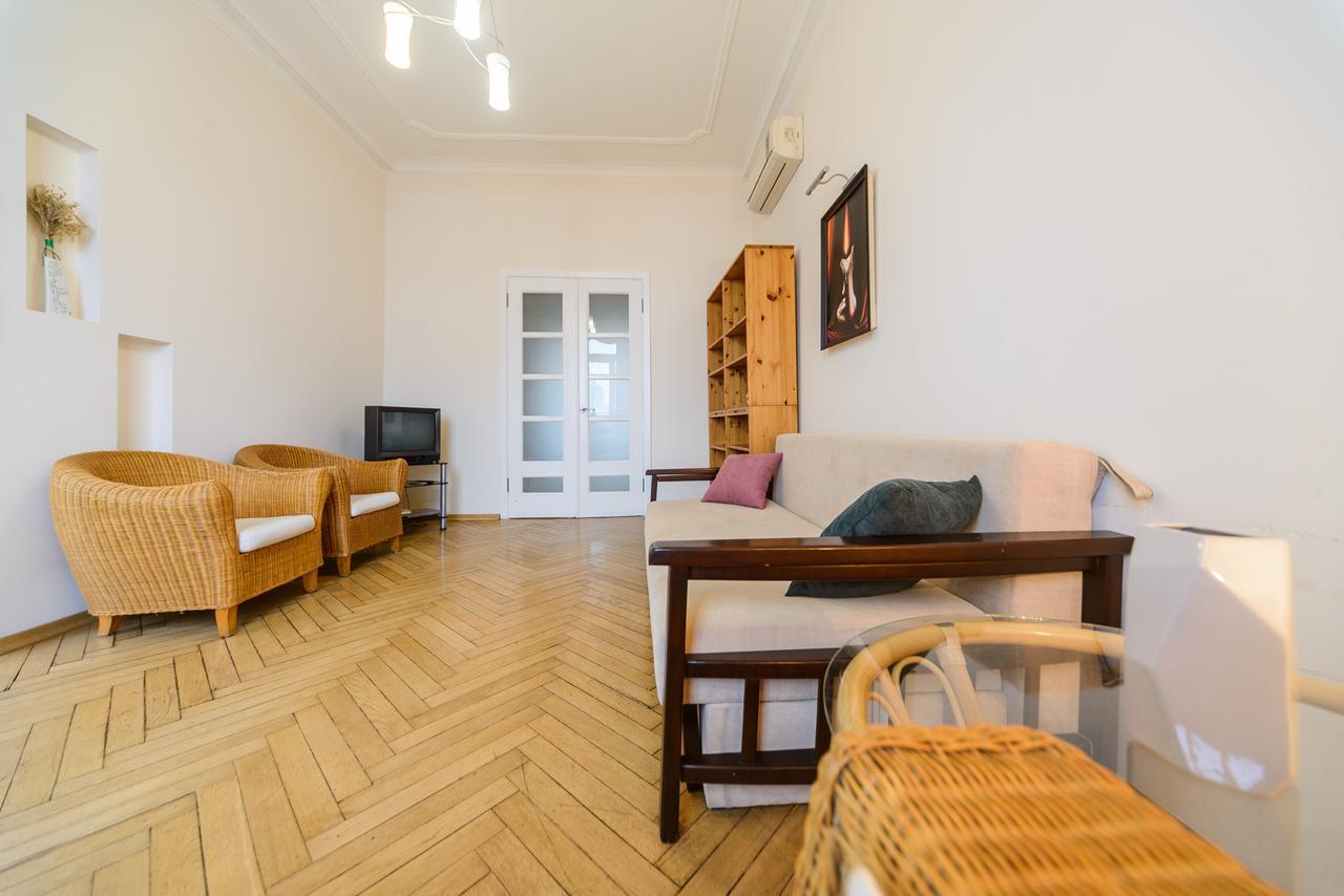 Apartments On Khreschatyk 27 キエフ エクステリア 写真