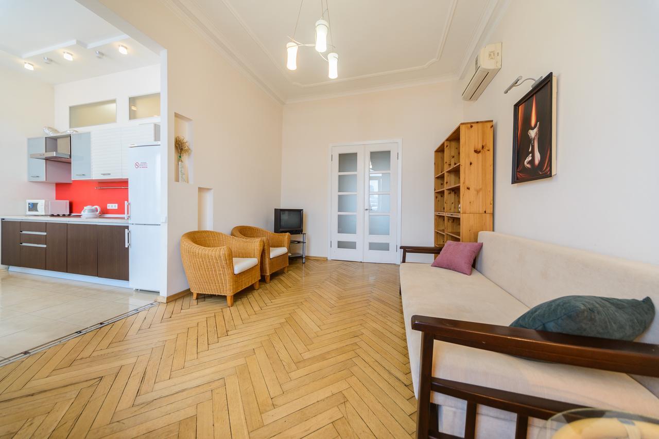 Apartments On Khreschatyk 27 キエフ エクステリア 写真